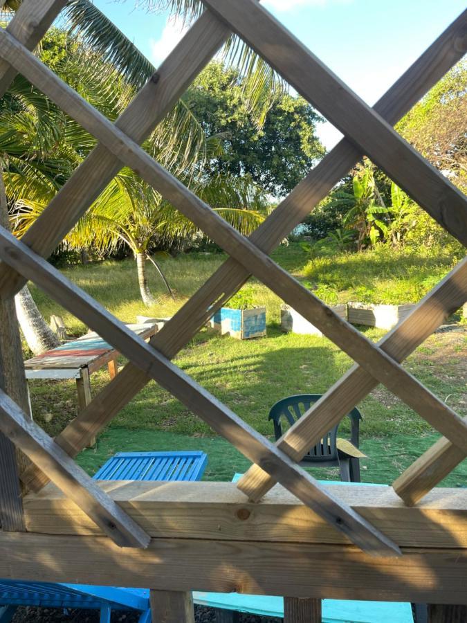 Duo d’appartement séparé par un couloir situé au bord de la mer Le Moule Exterior foto