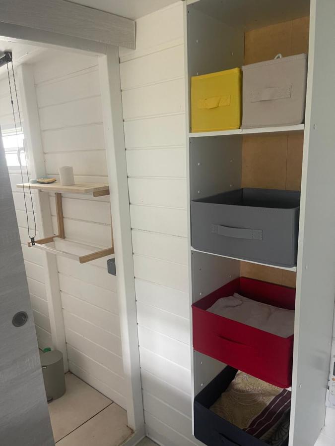 Duo d’appartement séparé par un couloir situé au bord de la mer Le Moule Exterior foto