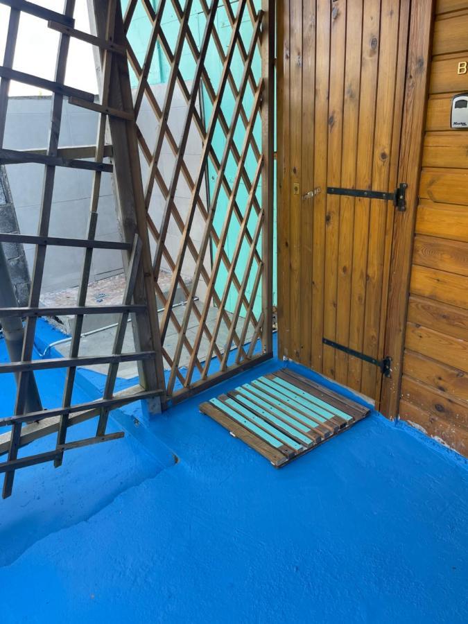 Duo d’appartement séparé par un couloir situé au bord de la mer Le Moule Exterior foto
